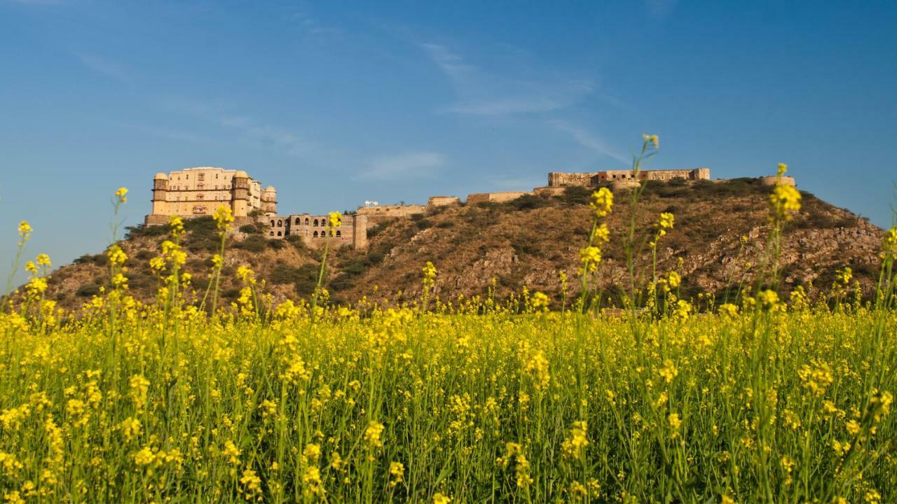 Neemrana'S - Tijara Fort Palace Exteriör bild