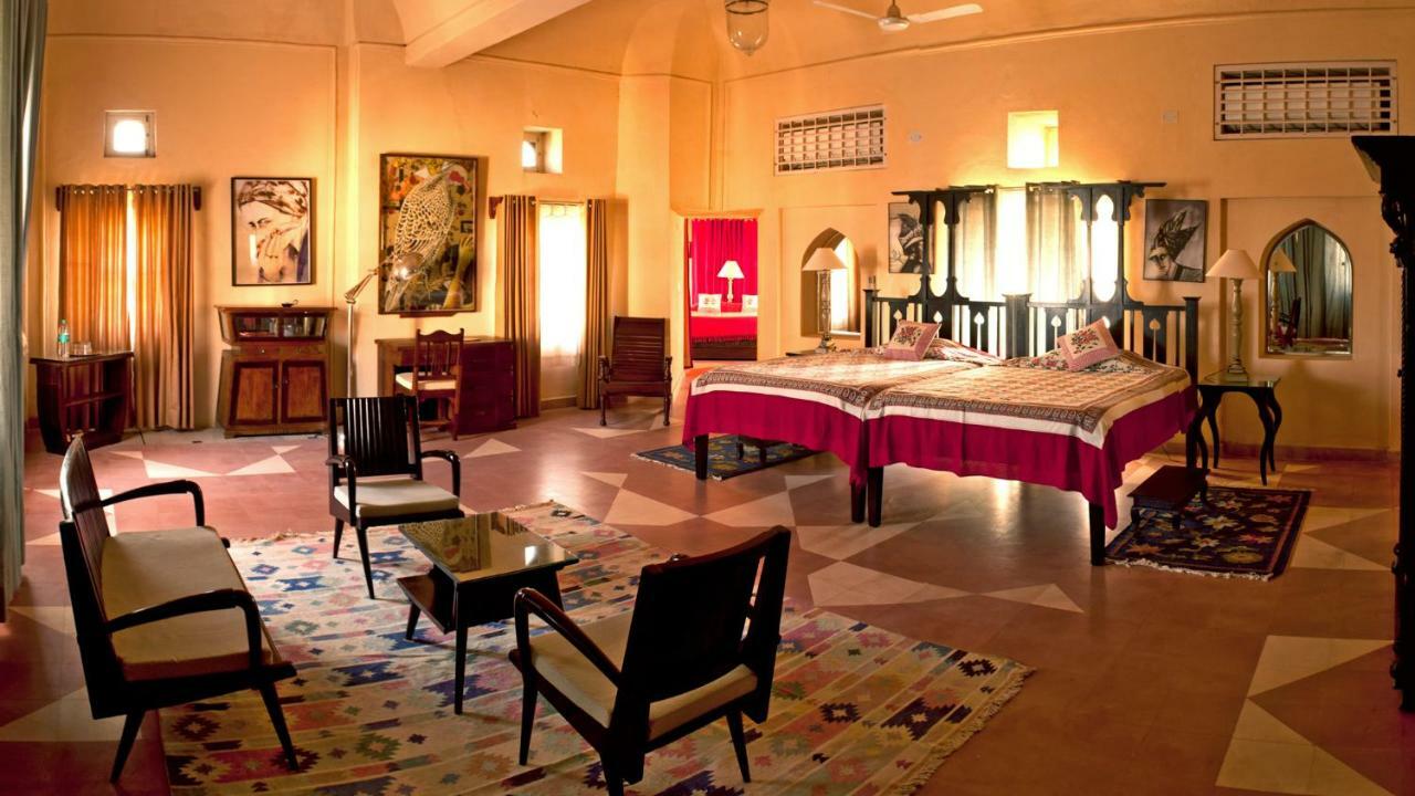 Neemrana'S - Tijara Fort Palace Exteriör bild