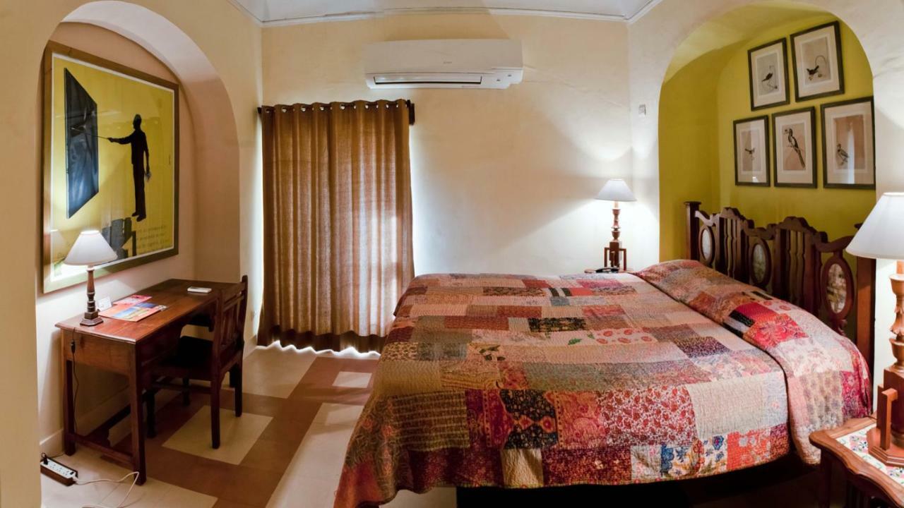 Neemrana'S - Tijara Fort Palace Exteriör bild